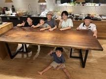 テーブル（ウォールナット）のご紹介